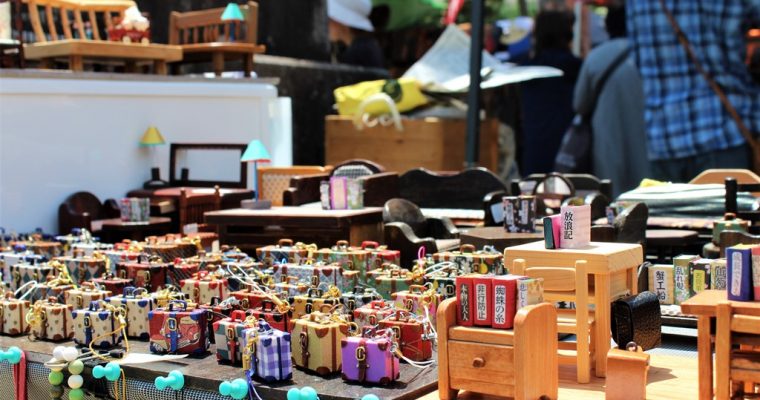 Chion-ji Temple Handicraft Market, Kyoto